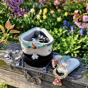 Chic Silver and Gold Floral Necklace